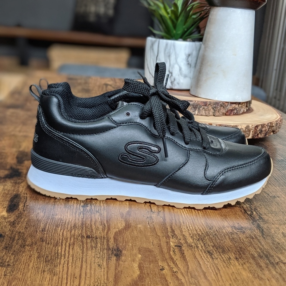 Sketchers Sneakers